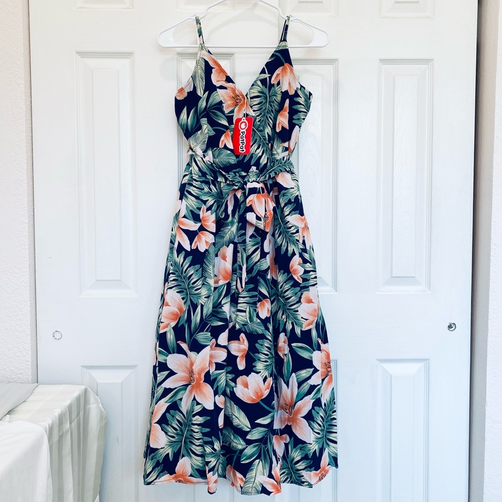Tropical Vacation Dress with Plant and Flower Floral Print